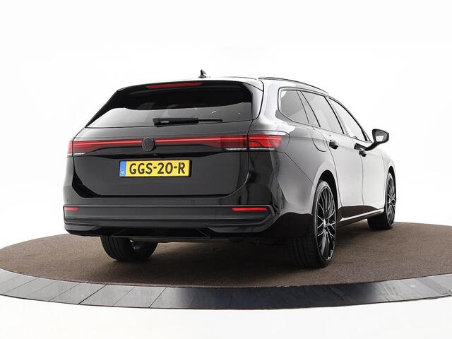 Volkswagen PASSAT Variant 1.5 eHybrid 204pk PHEV DSG Business · Camera · Elek. Voorstoelen + Massagefunctie · Stuur- & Stoelverwarming · Optiekpakket Zwart · Side Assist · Garantie t/m 18-08-2028 of 100.000km