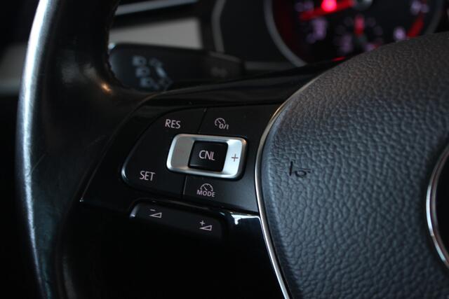Volkswagen PASSAT Variant 1.4 TSI ACT Comfortline LED Matrix | Cruise | Navi | Bluetooth | Clima | 19" LMV | Privacy glass | PDC V+A