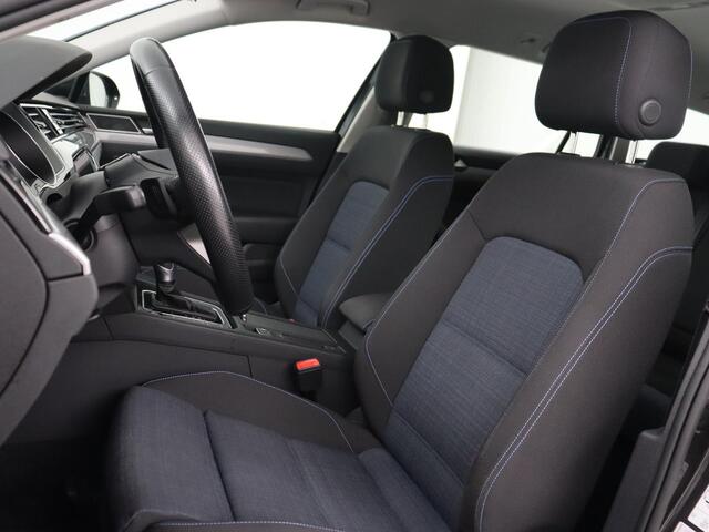 Volkswagen PASSAT 1.4 TSI PHEV GTE | Stoelverwarming | Adaptive cruise | Carplay | Navigatie | 18'' | Matrix LED | Parkeerhulp | Bluetooth | Plug In