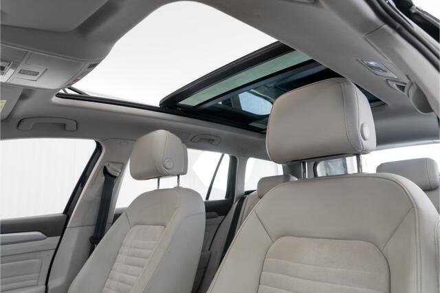 Volkswagen PASSAT Variant 1.4 TSI PHEV GTE Business Panorama Leder Trekhaak