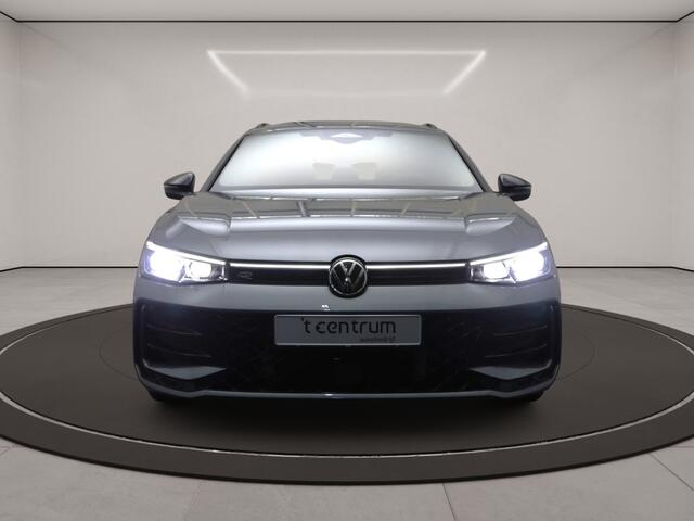 Volkswagen PASSAT Variant 1.5 eHybrid R-Line 272 PK PHEV, Panoramadak, Trekhaak, Black-Style, Head-Up, Massage
