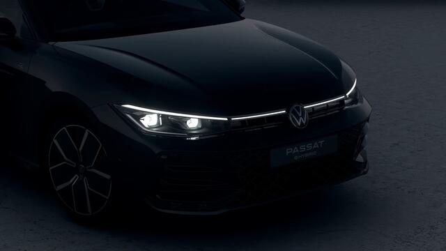 Volkswagen PASSAT Variant 1.5 eHybrid 204 6DSG R-Line Edition Automaat