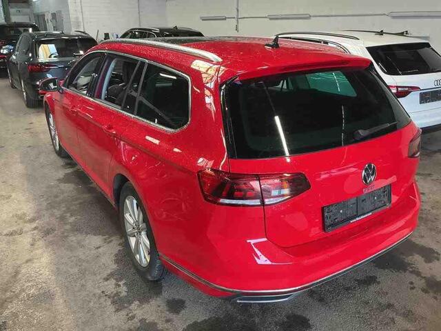 Volkswagen PASSAT Variant GTE 1.4 TSI PHEV 218PK | Panodak | 360° | Half Leer | Adaptive Cruise | Carplay | Getint Glas |
