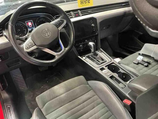 Volkswagen PASSAT Variant GTE 1.4 TSI PHEV 218PK | Panodak | 360° | Half Leer | Adaptive Cruise | Carplay | Getint Glas |