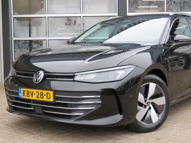 Volkswagen PASSAT 1.5 eHybrid 204pk Elegance / Trekhaak / Head up / Stoel en stuurverw. / IQ Light / FABRIEKS garantie