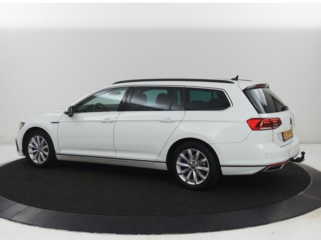 Volkswagen PASSAT 1.4 TSI PHEV GTE | Stoelverwarming | Trekhaak | Massage | 360 Camera | Stuurverwarming | Adaptive cruise | Matrix LED | Carplay | Navigatie | Parkeerhulp | Plug In