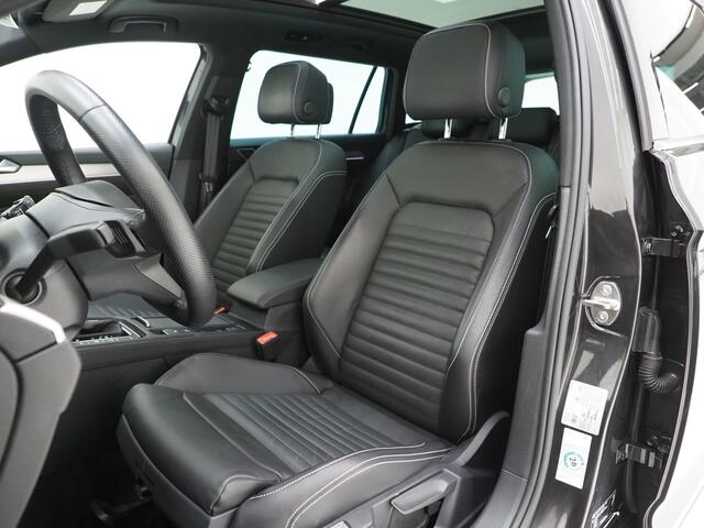 Volkswagen PASSAT Variant 1.4 TSI PHEV GTE R-Line | Panoramadak | Leder | Matrix LED | Massage | HUD | 360 | Virtual | Keyless | Adaptive Cruise