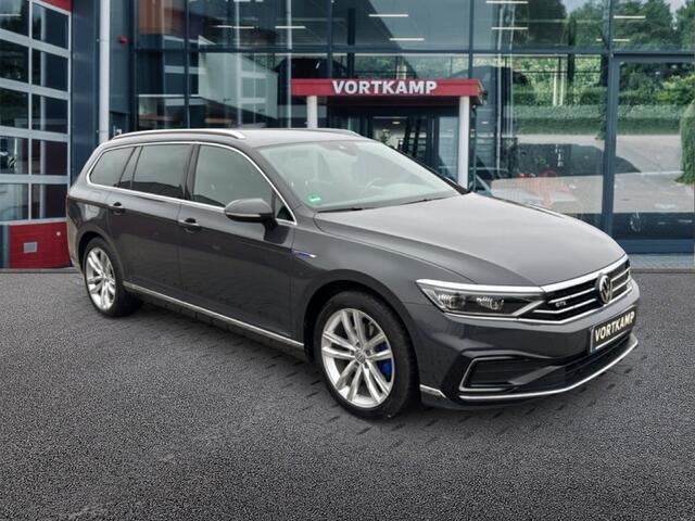 Volkswagen PASSAT 1.4 TSI PHEV GTE TREKHAAK/IQ-LIGHTS/CAMERA/HUD