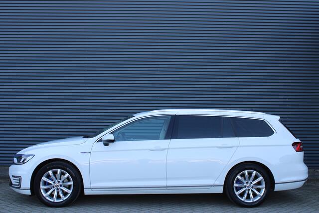 Volkswagen PASSAT Variant 1.4 TSI GTE Highline Leder/Alcantara Camera Elek-Trekhaak CarPlay