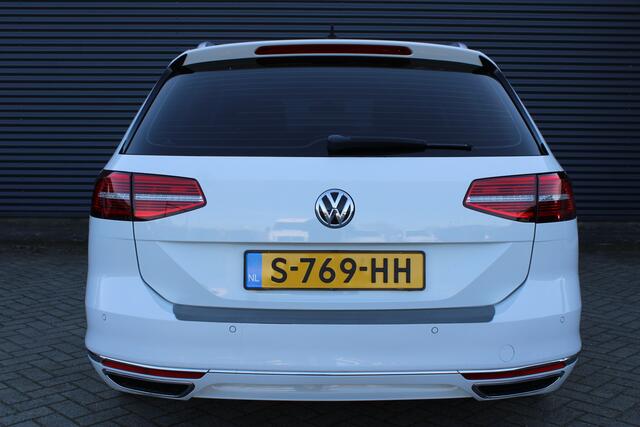 Volkswagen PASSAT Variant 1.4 TSI GTE Highline Leder/Alcantara Camera Elek-Trekhaak CarPlay