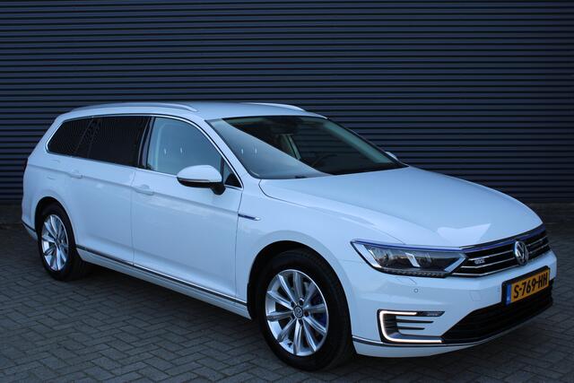 Volkswagen PASSAT Variant 1.4 TSI GTE Highline Leder/Alcantara Camera Elek-Trekhaak CarPlay