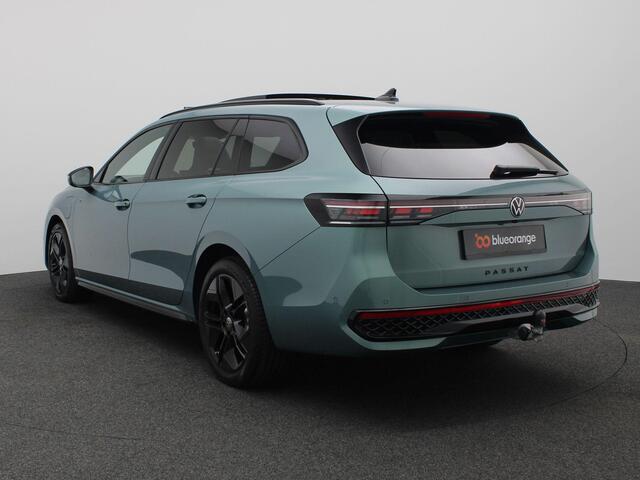 Volkswagen PASSAT Variant 1.5 eHybrid R-Line Edition 272PK DSG SOH 100%, Pano-Schuifdak, Trekhaak, Black Style, Keyless, Side Assist, Elektr. Achterklep, Voorruitverwarming, Stoel-Stuurverwarming, 18" LM Velgen, Navi