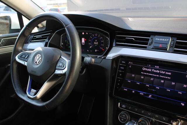 Volkswagen PASSAT Variant 1.4 218pk TSI PHEV GTE Business | Panoramadak | Adaptieve cruise | Stoelverwarming | Elektrische kofferklep