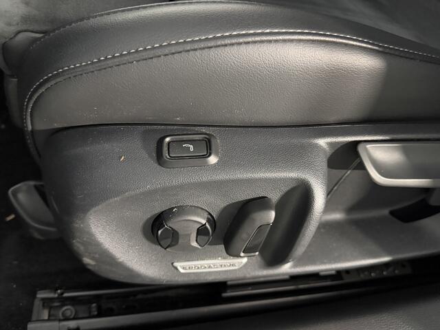 Volkswagen PASSAT Variant 1.5 eHybrid Business / AUTOMAAT/ TREKHAAK/ ERGO ACTIVE/ ACC/ STUUR+STOELVERWARM./ PARK.SENSOR.V+A/ CAMERA/ DODE HOEK/ HEAD-UP/ APP-CONNECT/ DAB/ CLIMA/ NAVI/ LED/ 17'' LMV