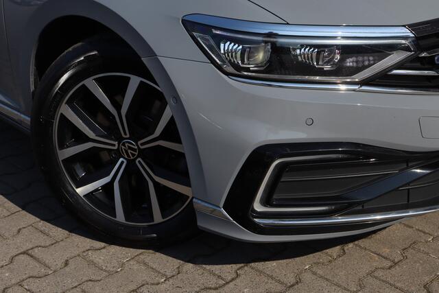 Volkswagen PASSAT Variant 1.4 TSI PHEV GTE | Trekhaak | Camera | ACC |