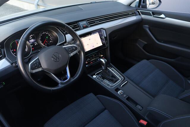 Volkswagen PASSAT Variant 1.4 TSI PHEV GTE | Trekhaak | Camera | ACC |