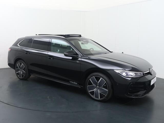 Volkswagen PASSAT Variant R-Line Edition 1.5 eHybrid 150 kW / 204 PK DSG | Trekhaak wegklapbare kogel | Stoelverwarming voor & achter | Voorruitverwarming |