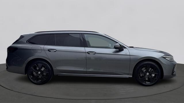 Volkswagen PASSAT Variant 1.5 eHybrid R-Line Edition 200kw / 272 PK / Trekhaak Demonstratiemodel