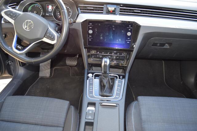 Volkswagen PASSAT 1.4 TSI PHEV GTE Business