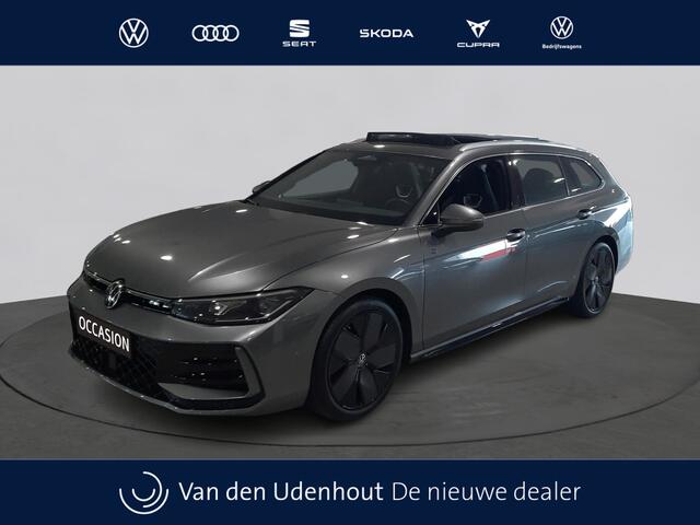 Volkswagen PASSAT Variant 1.5 eTSI R-Line Business | Trekhaak | Panoramadak