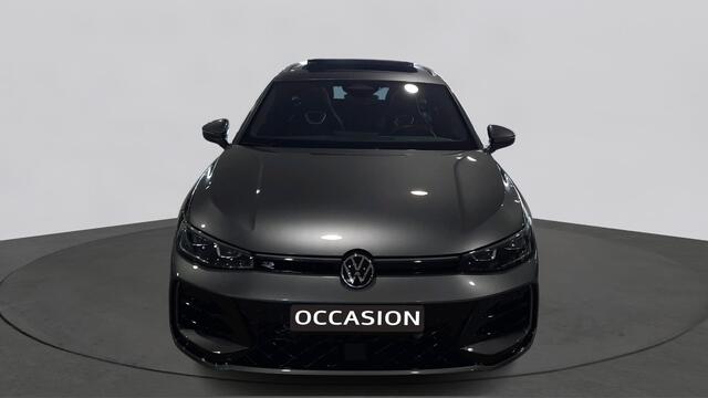 Volkswagen PASSAT Variant 1.5 eTSI R-Line Business | Trekhaak | Panoramadak
