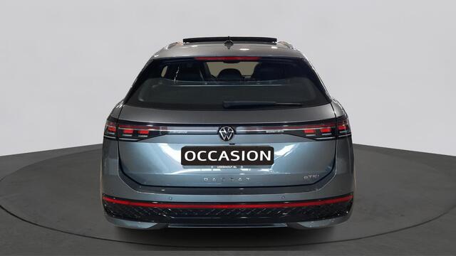 Volkswagen PASSAT Variant 1.5 eTSI R-Line Business | Trekhaak | Panoramadak
