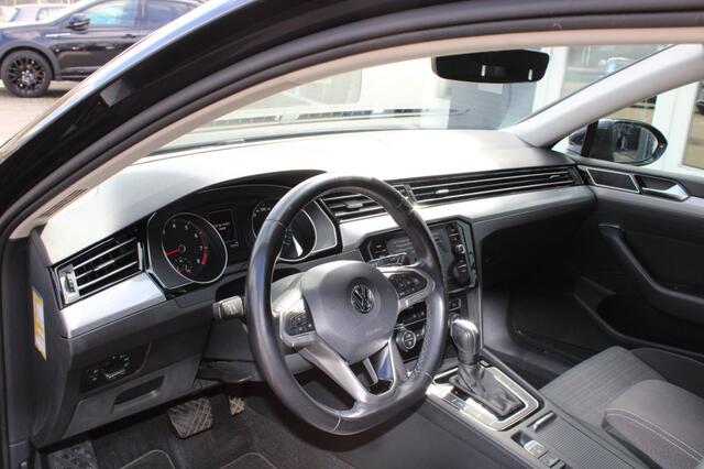 Volkswagen PASSAT 1.5 TSI R-LINE Business + Navigatie Climate ADCR Cruise sport Super!
