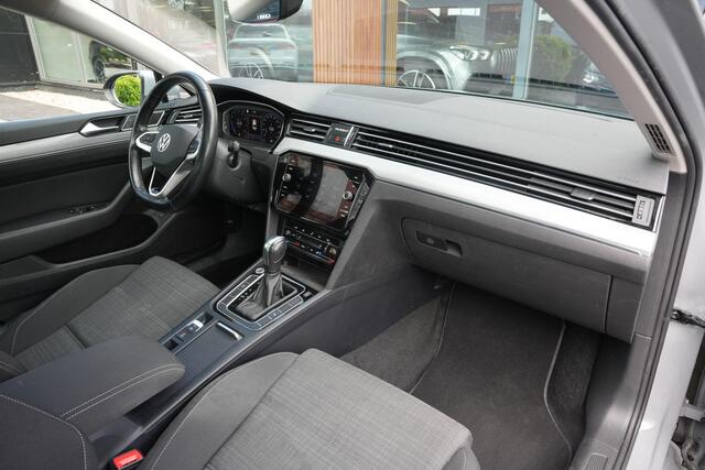 Volkswagen PASSAT 1.5 TSI Business Automaat Pano Dak trekhaak