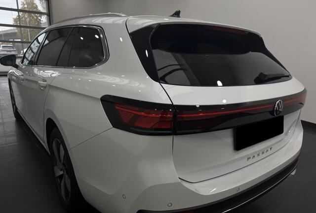 Volkswagen PASSAT Variant 2.0 TDI 150 PK Automaat ACC Trekhaak LED Massage 360 Camera Stuurverwarming Stoelverwarming