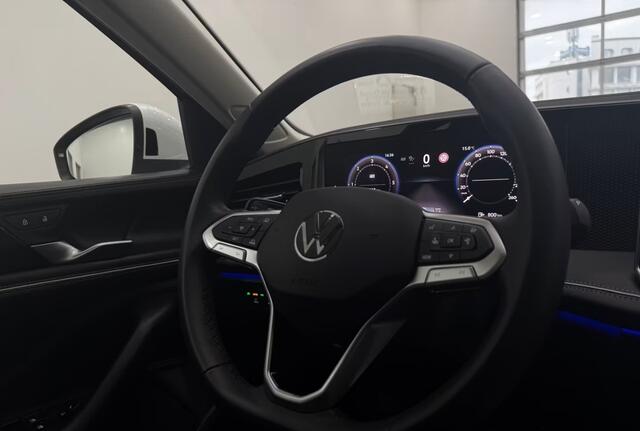 Volkswagen PASSAT Variant 2.0 TDI 150 PK Automaat ACC Trekhaak LED Massage 360 Camera Stuurverwarming Stoelverwarming