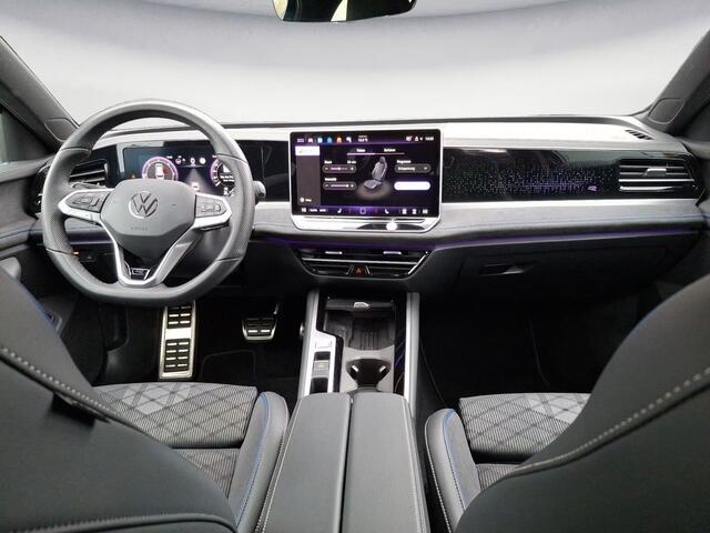 Volkswagen PASSAT Variant 2.0 TDI R-Line 150 PK Automaat ACC Trekhaak LED Massage 360 Camera Stuurverwarming Stoelverwarming