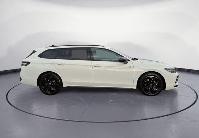 Volkswagen PASSAT Variant 2.0 TDI R-Line 150 PK Automaat ACC Trekhaak LED Massage 360 Camera Stuurverwarming Stoelverwarming