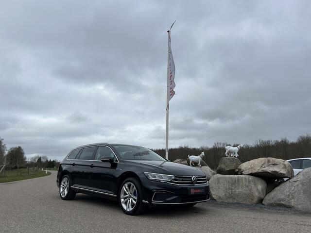 Volkswagen PASSAT 1.4 TSI PHEV GTE 1e EIGENAAR ADAPT CRUISE NAVI ECC LMV ACHTERBANK VERWAMRD