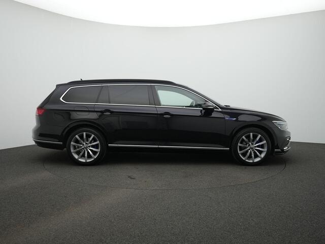 Volkswagen PASSAT Variant 1.4 TSI PHEV 218 pk GTE | IQ Light | Achteruitrijcamera | Elektrische achterklep | Stuur-/stoelverwarming | Adaptive Cruise | Navigatie