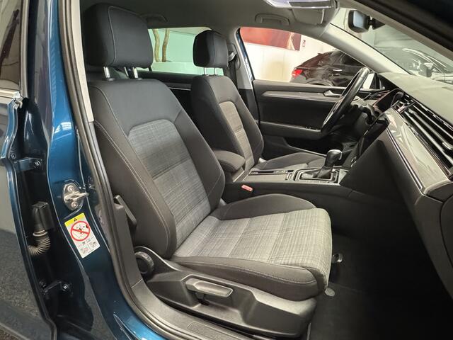Volkswagen PASSAT VARIANT 1.5 TSI COMFORTLINE NAVIGATIE ADAPTIVE CRUISE CONTROL CLIMATE CONTROL APPLE CARPLAY/ANDROID KEYLESS GO ELEKTRICHE ACHTERKLEP ACHTERUITRIJCAMERA VERWARMDE STOELEN ZEER MOOI !! 3010