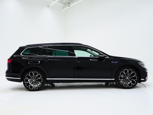 Volkswagen PASSAT Variant 1.4 TSI PHEV GTE | Panoramadak | Massage | Camera | Virtual | Keyless | Adaptive Cruise | Carplay