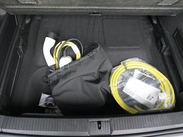 Volkswagen PASSAT Variant GTE 1.4 TSI PHEV 218PK | Achteruitrijcamera | Adaptive Cruise | Getint Glas | Massage | Carplay/Android | Moonstone Grey |