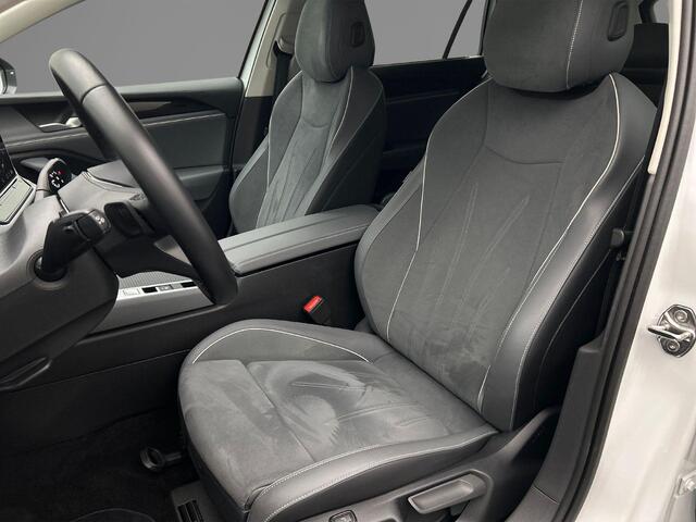 Volkswagen PASSAT Variant Business 1.5 eTSI 150pk DSG Automaat Trekhaak, Adaptive cruise control, Navigatie, LED koplampen, Achteruitrijcamera, Stoelverwarming