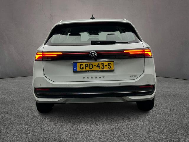 Volkswagen PASSAT Variant Business 1.5 eTSI 150pk DSG Automaat Trekhaak, Adaptive cruise control, Navigatie, LED koplampen, Achteruitrijcamera, Stoelverwarming