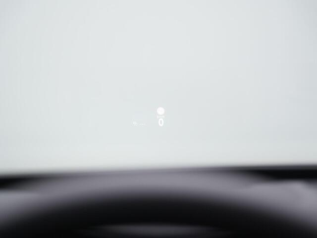 Volkswagen PASSAT Variant 1.5 eHybrid 272 pk R-Line | Panoramadak | Trekhaak | Head-up display | IQ Light | Adaptief onderstel | Stuur-/achterbankverwarming | Achteruitrijcamera