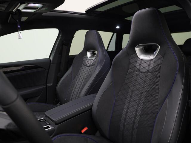 Volkswagen PASSAT Variant 1.5eHybrid 200kW/272PK R-Line Edition · Panoramadak · Trekhaak · Apple/Android · Garantie t/m 15-07-2030 of 100000km.