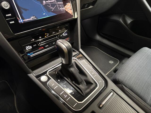 Volkswagen PASSAT Variant 1.4 TSI PHEV GTE 218Pk Automaat (APPLE CARPLAY, GROOT NAVI, CLIMATE, CAMERA, KEYLESS, SPORTSTOELEN, GETINT GLAS, ELEK ACHTERKLEP, PARKEERSENSOREN, NIEUWSTAAT)