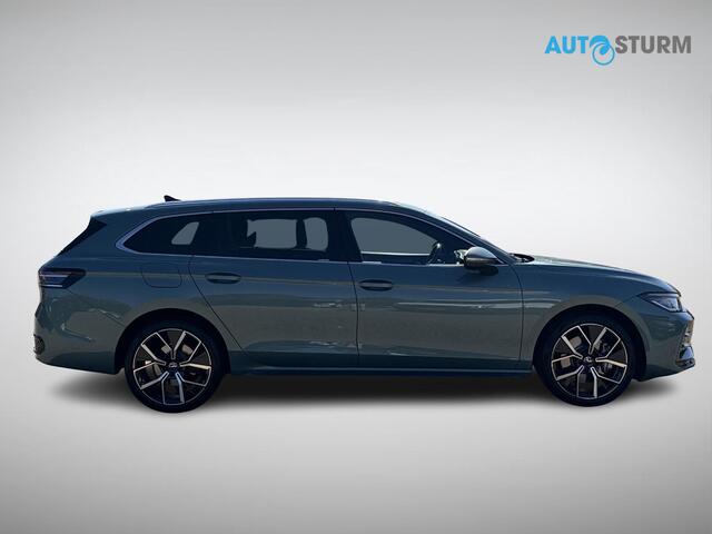 Volkswagen PASSAT Variant 1.5 eHybrid R-Line Edition NL-Auto, Volle Opties!
