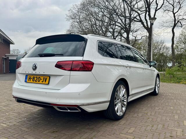 Volkswagen PASSAT Variant 2.0 TSI Elegance Business R Panodak Camera Trekhaak Dynaudio Navigatie
