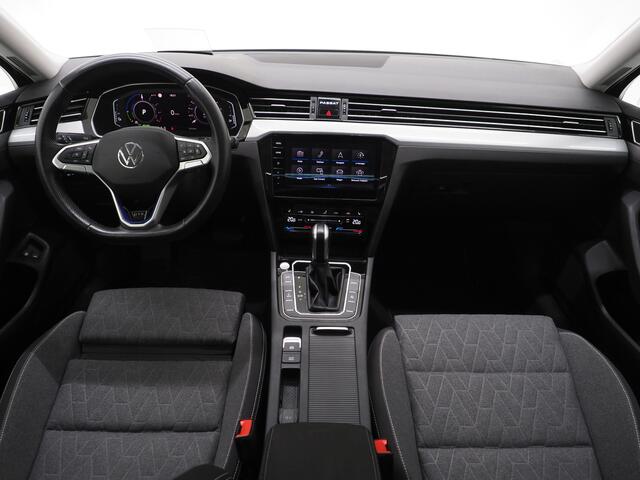Volkswagen PASSAT Variant 1.4 TSI PHEV GTE | Panoramadak | Massage | HUD | 360 | Keyless | Adaptive Cruise | Virtual | Carplay