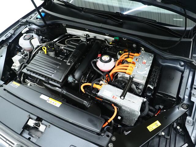 Volkswagen PASSAT Variant 1.4 TSI PHEV GTE | Panoramadak | Massage | HUD | 360 | Keyless | Adaptive Cruise | Virtual | Carplay