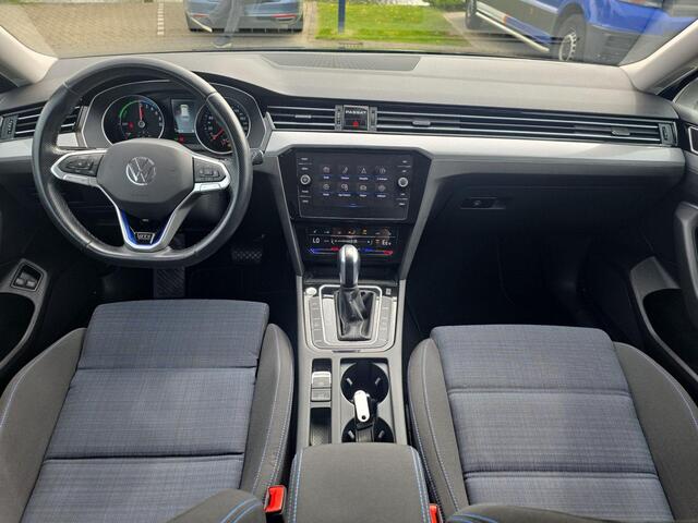 Volkswagen PASSAT Variant 1.4 TSI PHEV GTE Business | Trekhaak | Lane assist | A.cam | App connect |