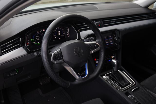 Volkswagen PASSAT Variant 1.4 TSI PHEV GTE Business , SoH 94%, Adaptive cruise, Trekhaak, Carplay, Camera,