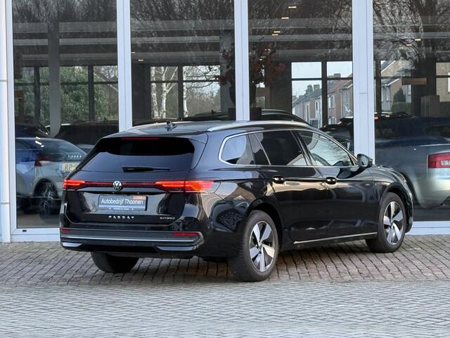 Volkswagen PASSAT Variant 1.5 eHybrid Business | Trekhaak | HUD | Camera