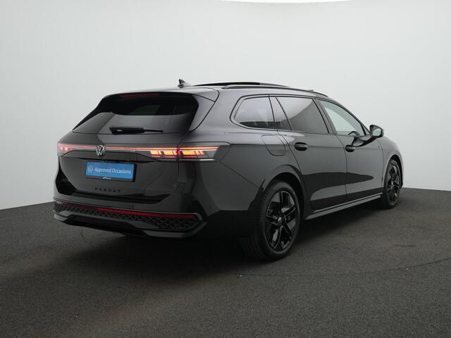 Volkswagen PASSAT Variant 1.5 eTSI 272 pk R-Line | Panoramadak | Trekhaak | Head-up display | IQ Light | Stuur-/stoelverwarming | Adaptive Cruise